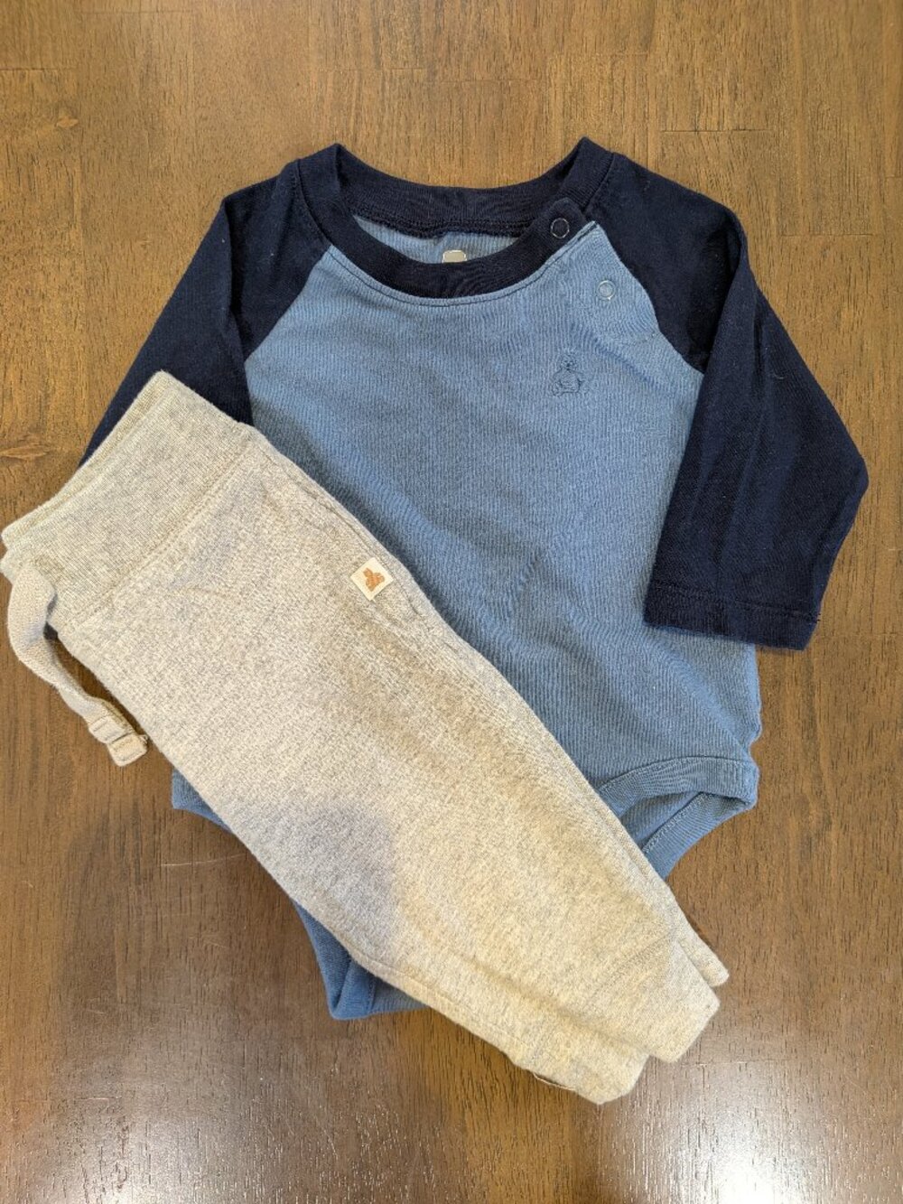 Baby boys Baby Gap long sleeve shirt and sweats